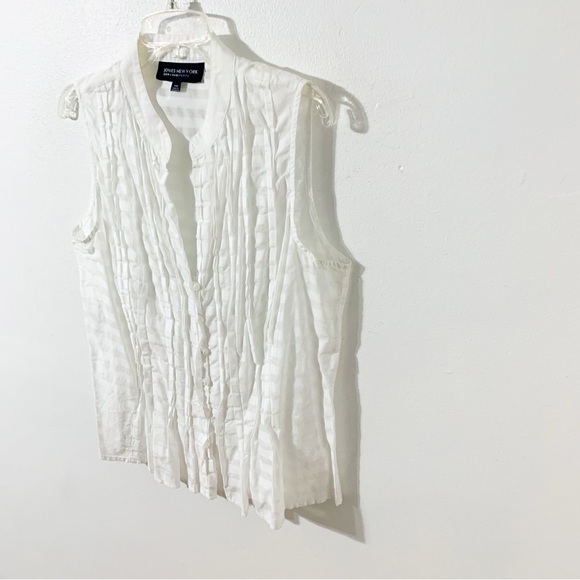 Jones New York Signature Petite Sleeveless Semi Sheer Button Front Blouse Pin - Picture 2 of 13